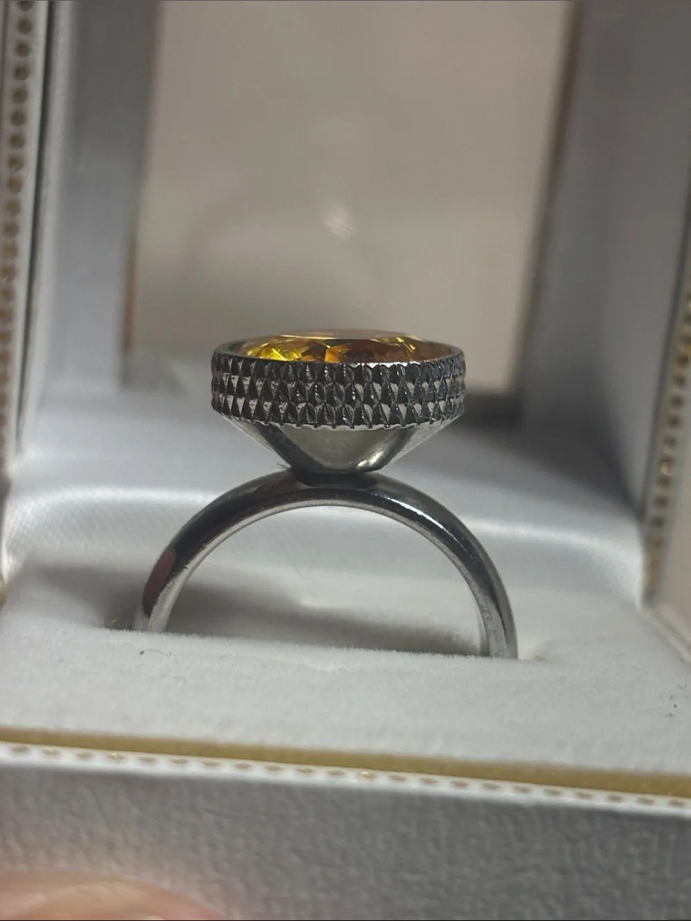 Independent polished silver